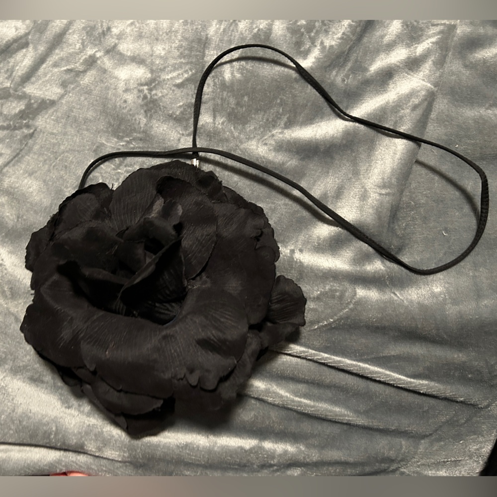 Chic Black Floral Headband